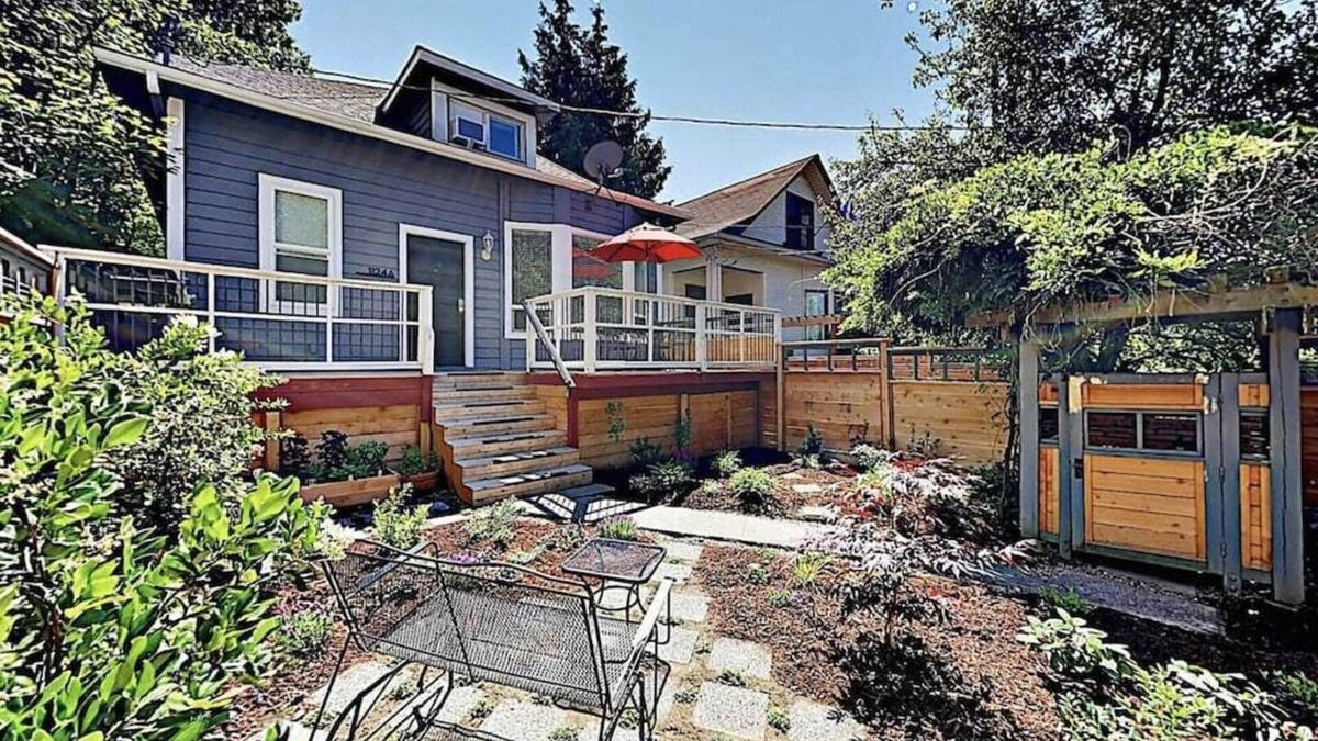 Minor House | Fresh & Hip Cap Hill Home – Parking + Fenced Garden Oasis | Walk to FIFA Stadium