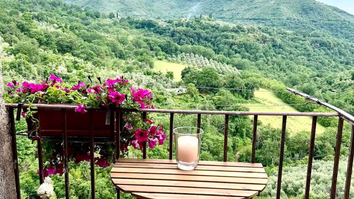 Poli Apartment | Fresh and tranquil 2 Bedroom next to Roman Castle