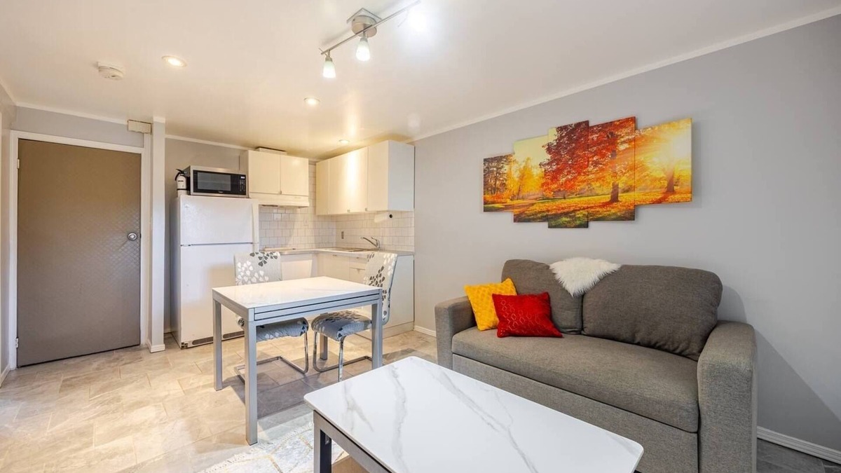 Brampton Apartment | ✅ Fresh Private Apartment Separate Entry 2 beds