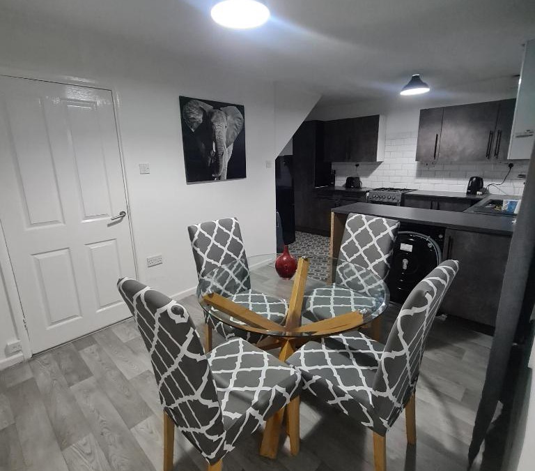 Donnington House | Freshen-Up Stays
