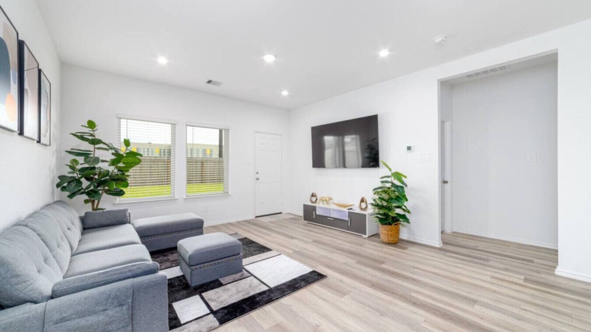 Houston House | Freshly Built 4BR, 2.5-Bath Home in North Houston