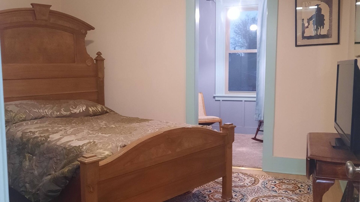 Big Sandy House | Freshly remodeled vintage 2 bedroom