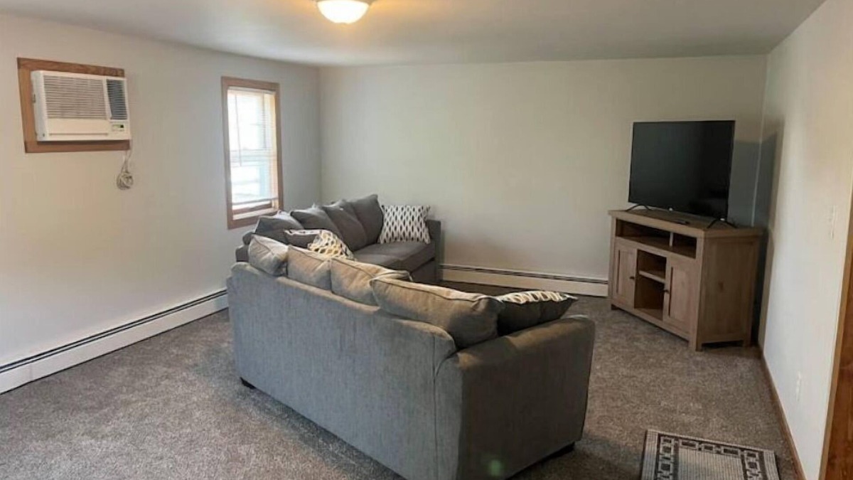 Reedsburg Apartment | Freshly updated apartment