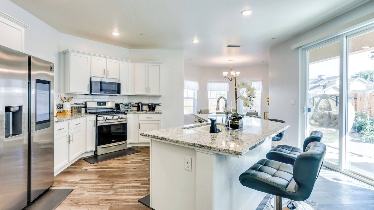 Fresno House | Fresno Home w/Grill - 9 Mi to Downtown