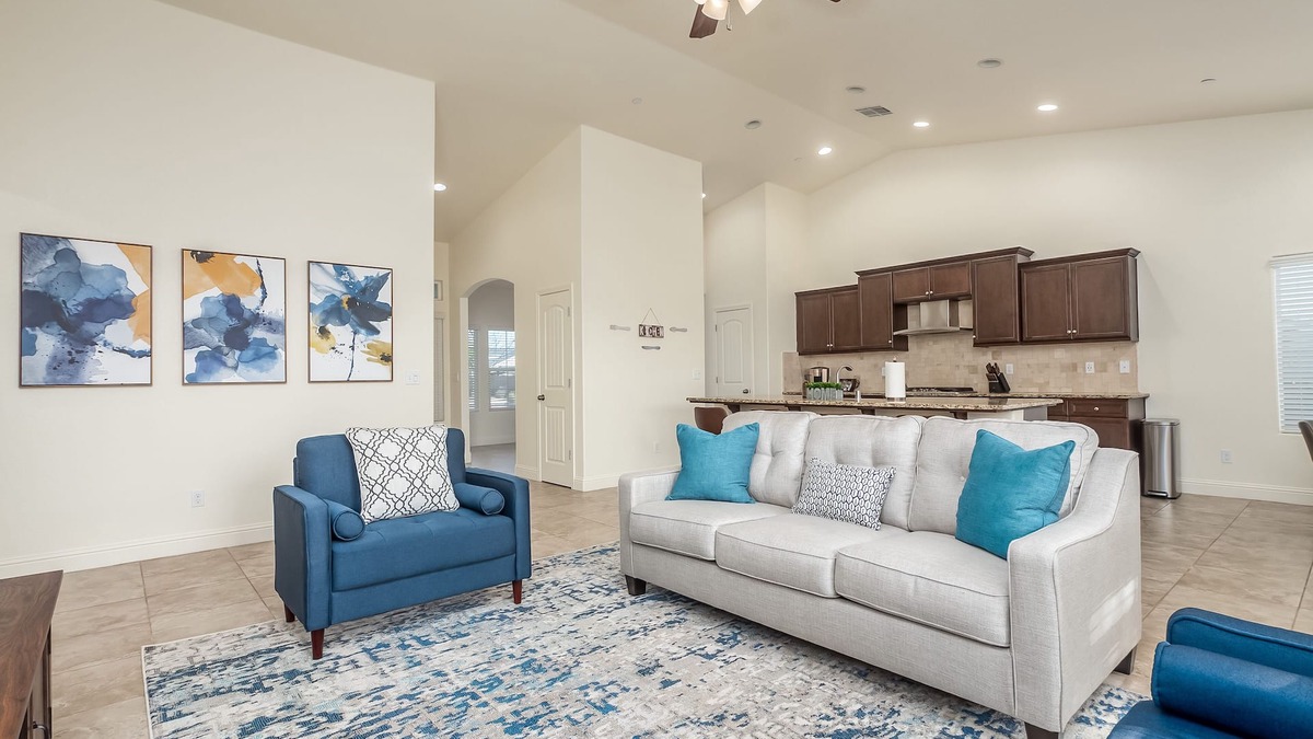 Fresno House | Fresno House| Game Room|Kitchen| 3/2: 2 Car Garage