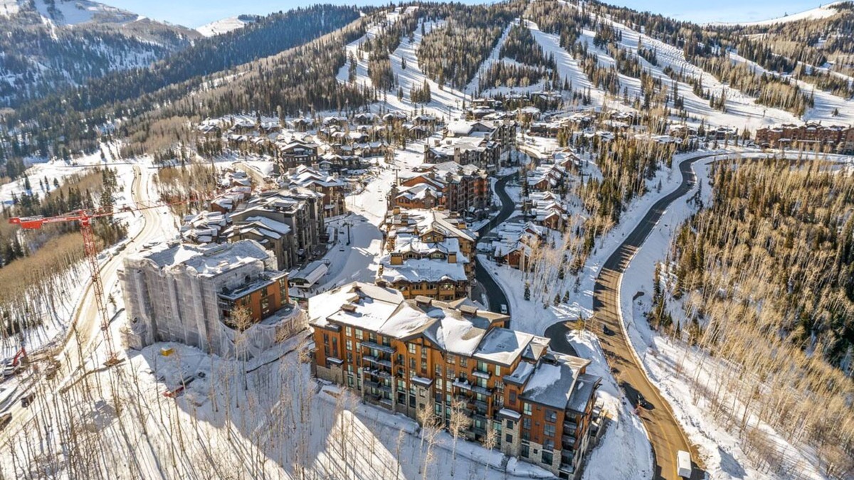Empire Pass Condo | Friendly Studio Condo in Empire Pass with Mountain Views and On-Site Hot Tub
