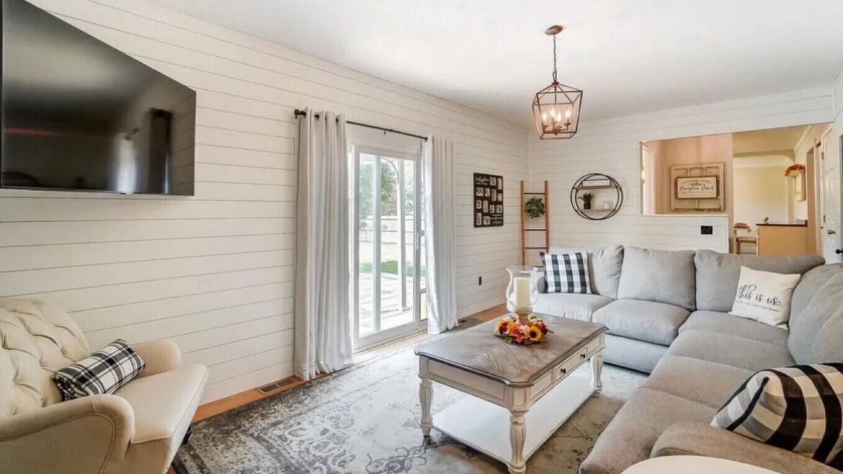 Powell House | Friends & Family Columbus 5BR 3BA Home, Near Zoo and OSU
