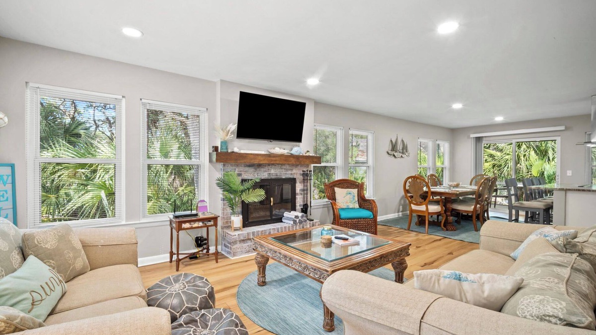 Blue Heron Lake House | Frippin Graytful, Golf Cart Included, Pet Friendly - 120 Sea Otter