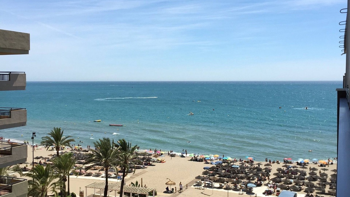 Torreblanca Apartment | Frisch Renovierte, Sehr Geräumige Wohnung Direkt an der Strandpromenade