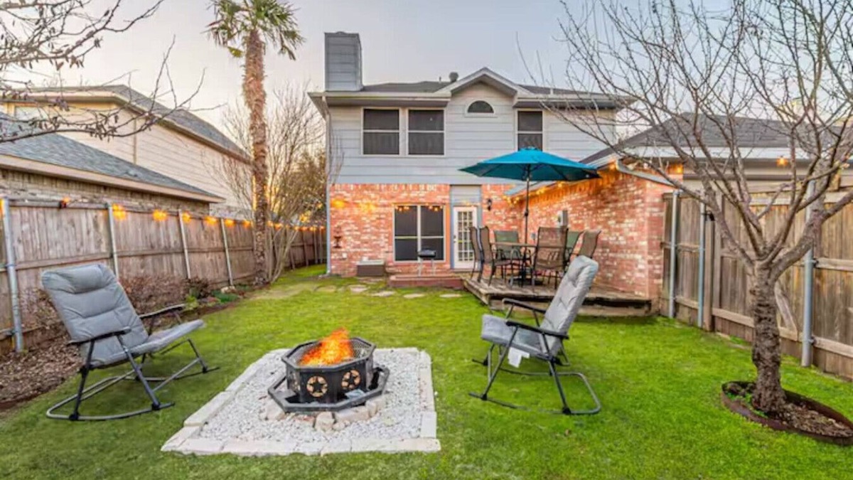 Frisco Apartment | Frisco Castle | 3BR, GarageParking, Gated Backyard