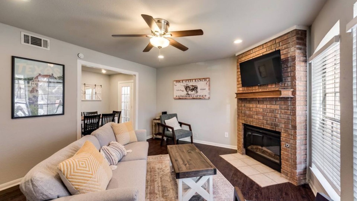 Frisco House | Frisco Getaway! Quiet Neighborhood. Pets Welcome
