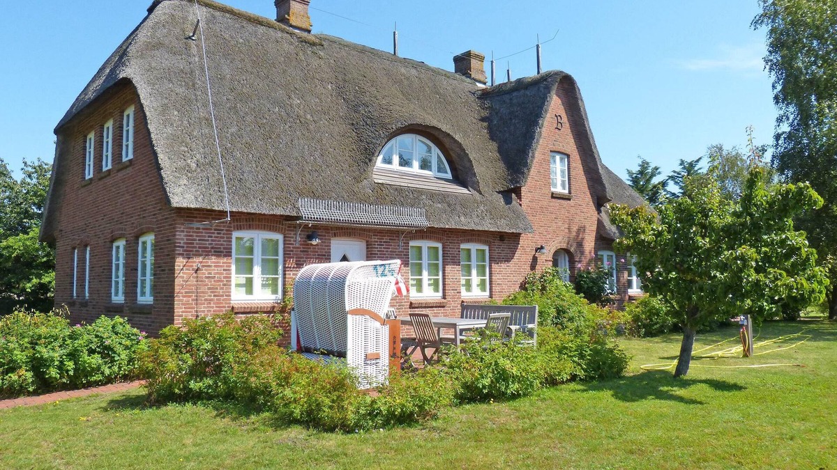 Suddorf House | Frisian house *Backboard*