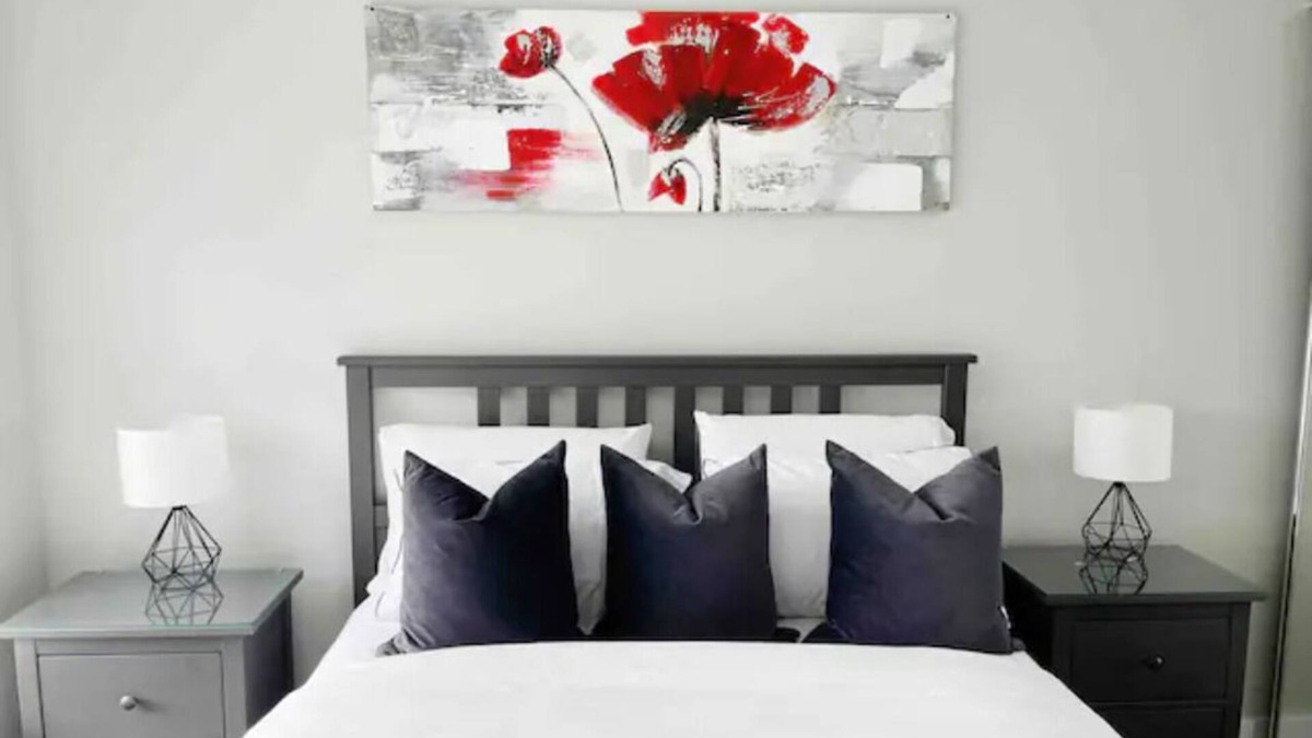 Innisfil Condo | Friyay Harbour Retreat Condo
