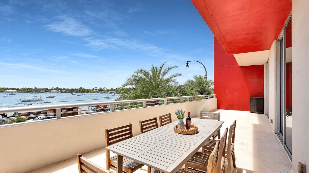 Hollywood Apartment | Front Bay View Terrace| Rooftop Pool| Near Beach