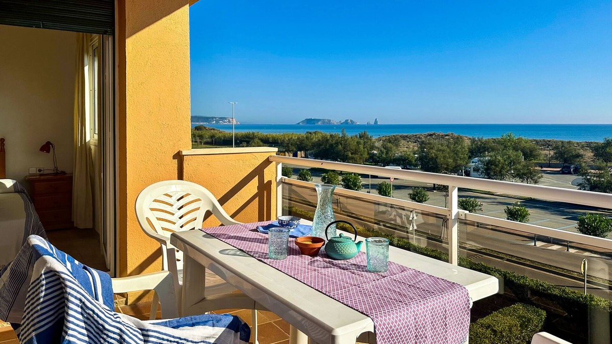 Aiguablava Apartment | Front beach Apartment -6 people.Two terraces. Garden and Pool. ParKing.