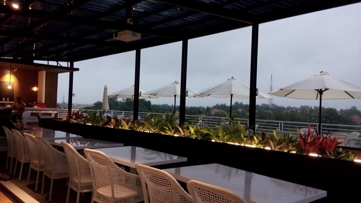Pamekasan Hotel | Front One Hotel Pamekasan Madura