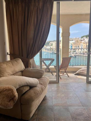 Kalkara Bed & Breakfast | Front Row Malta - Rooftop Terrace & Sea Views of Valletta & Grand Harbour
