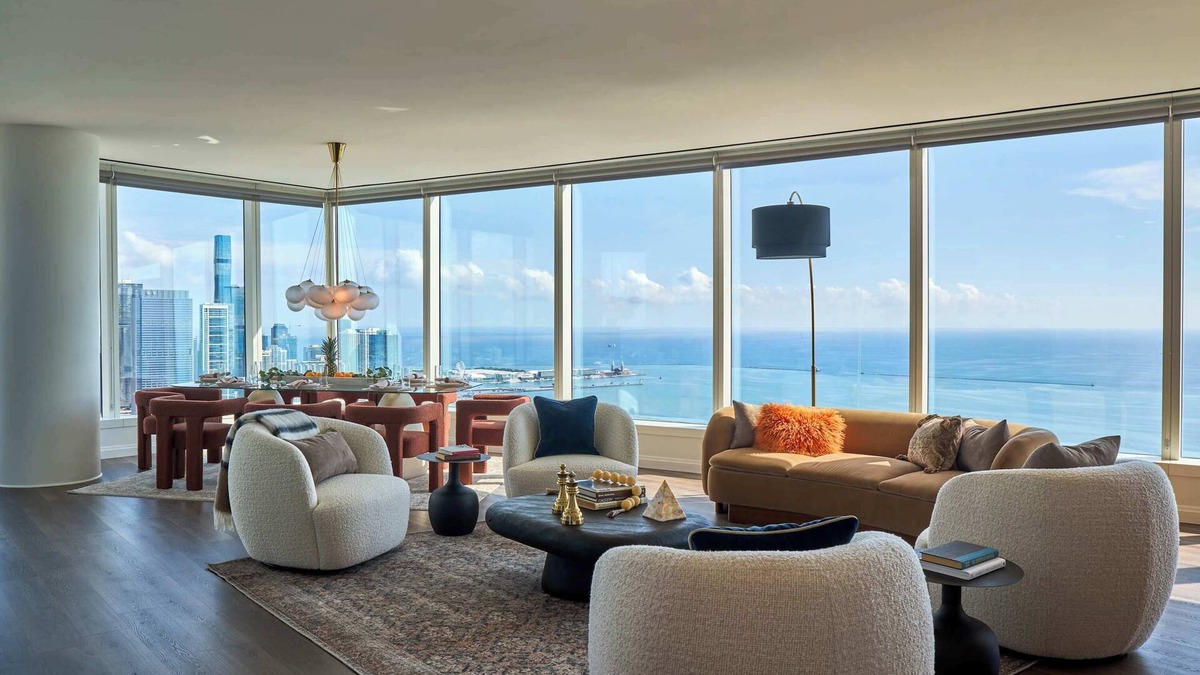 The Loop Apartment | Front Row to the Lake & Skyline: Epic 60th Flr 3BR