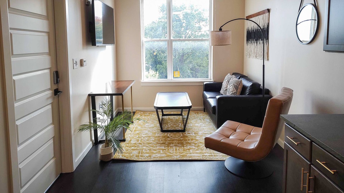 Louisville Apartment | Frontdesk | 1 BR Apt near University of Louisville