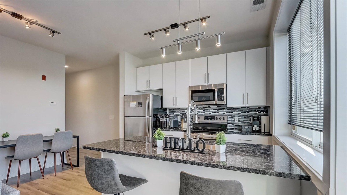 Brewerytown Apartment | Frontdesk | 1 BR Apt near The Oval