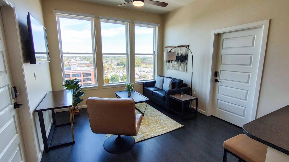 Louisville Apartment | Frontdesk | 2 BR Apt near Highland Festival Ground