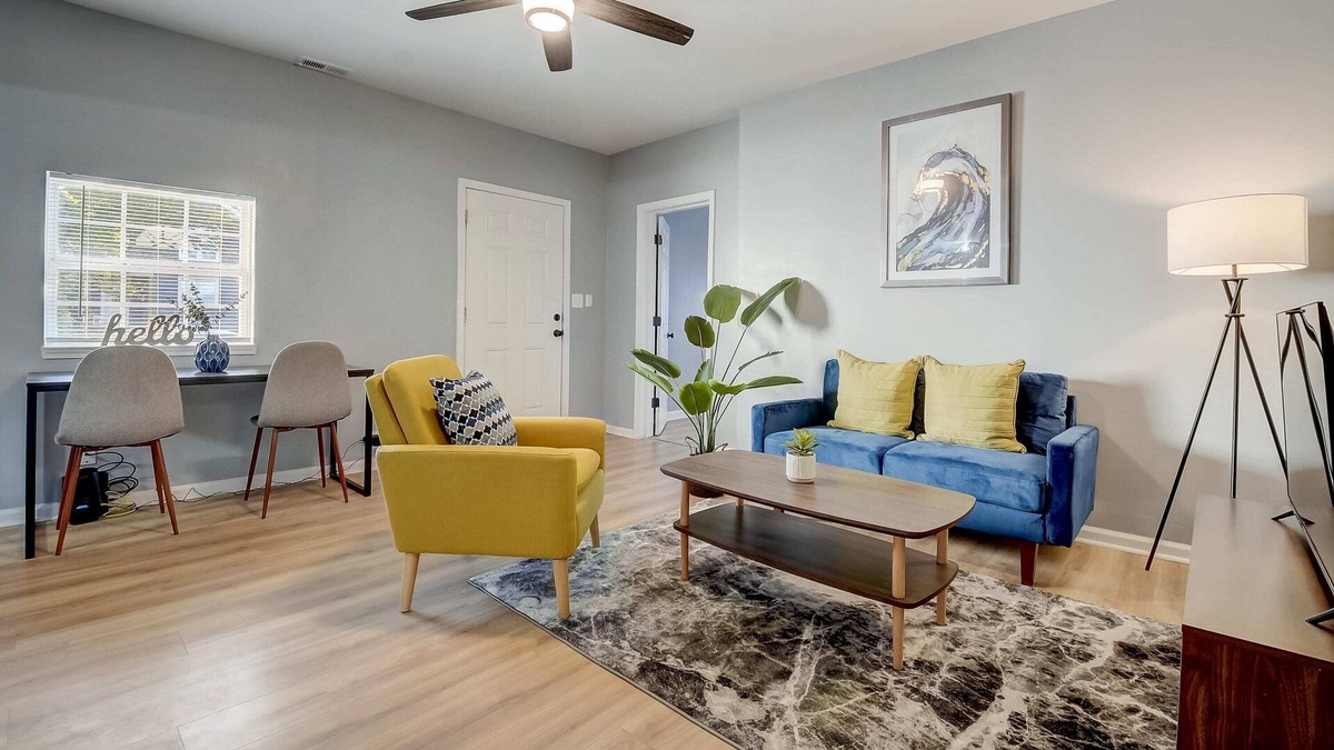 Merriwether Cottage | Frontdesk 2 BR House Near Cardinal Stadium