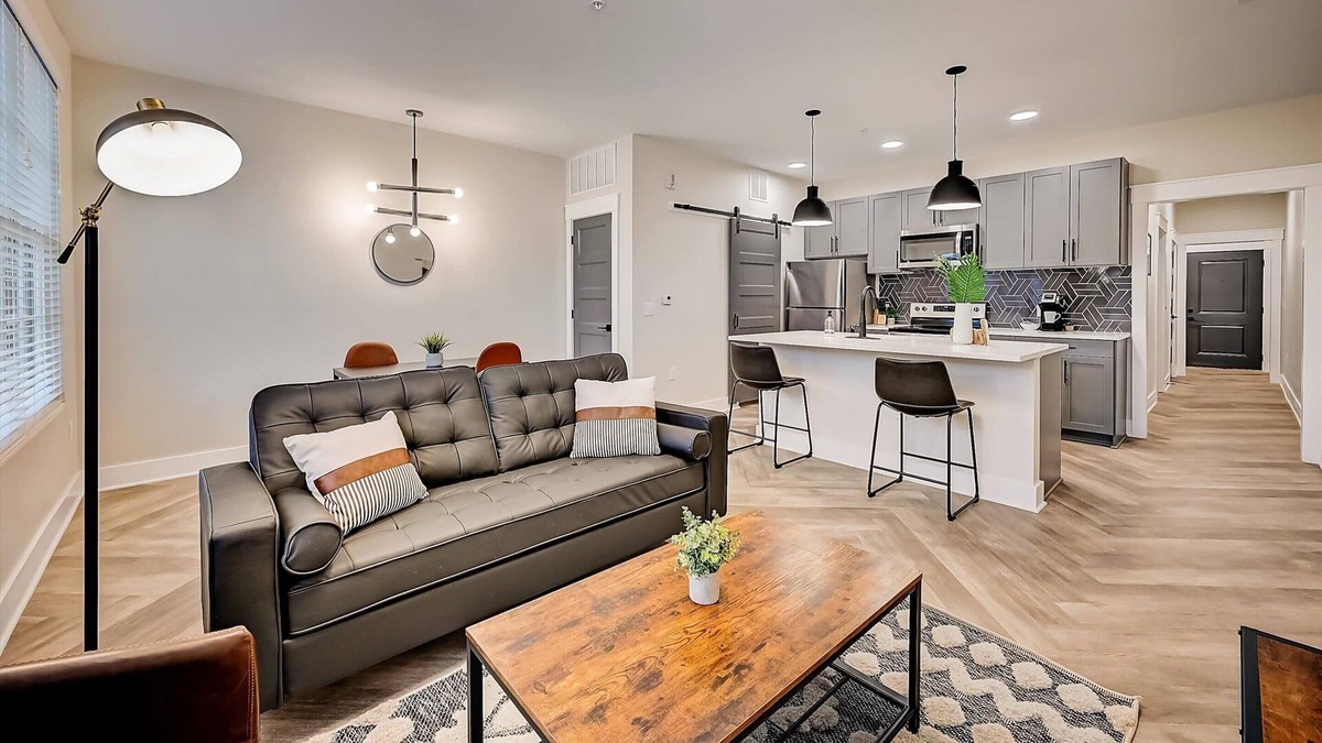 Olde Towne East Apartment | FRONTDESK 534 E Rich St Apts Downtown Columbus