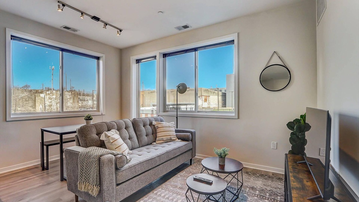 Brewerytown Apartment | Frontdesk | Convenient 2BR Brewerytown Apt