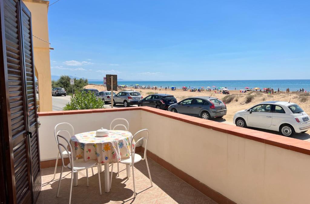 Tre Fontane Apartment | Frontemare