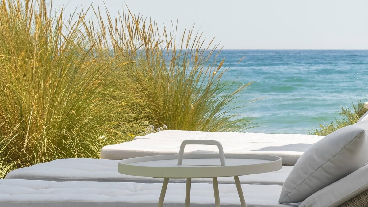 Urbanizacion Costabella Villa | Frontline 6 BDRM Luxury Villa w Beach Access
