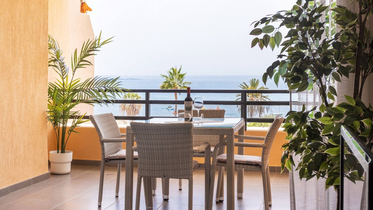Los Cristianos Apartment | Frontline Penthouse with heated pool and parking