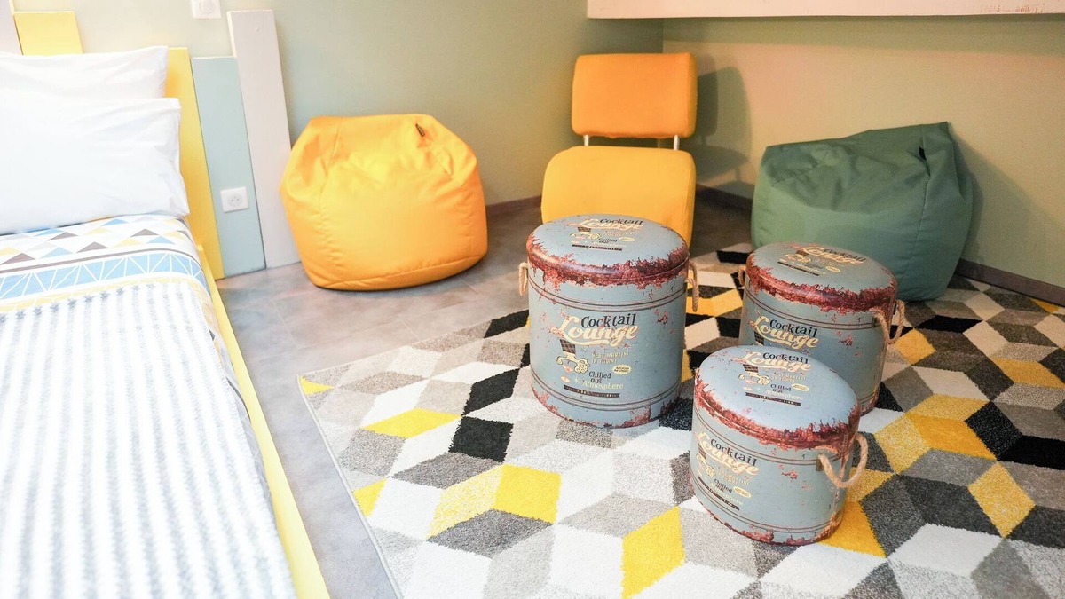 Thones Apartment | Frosty Lemon