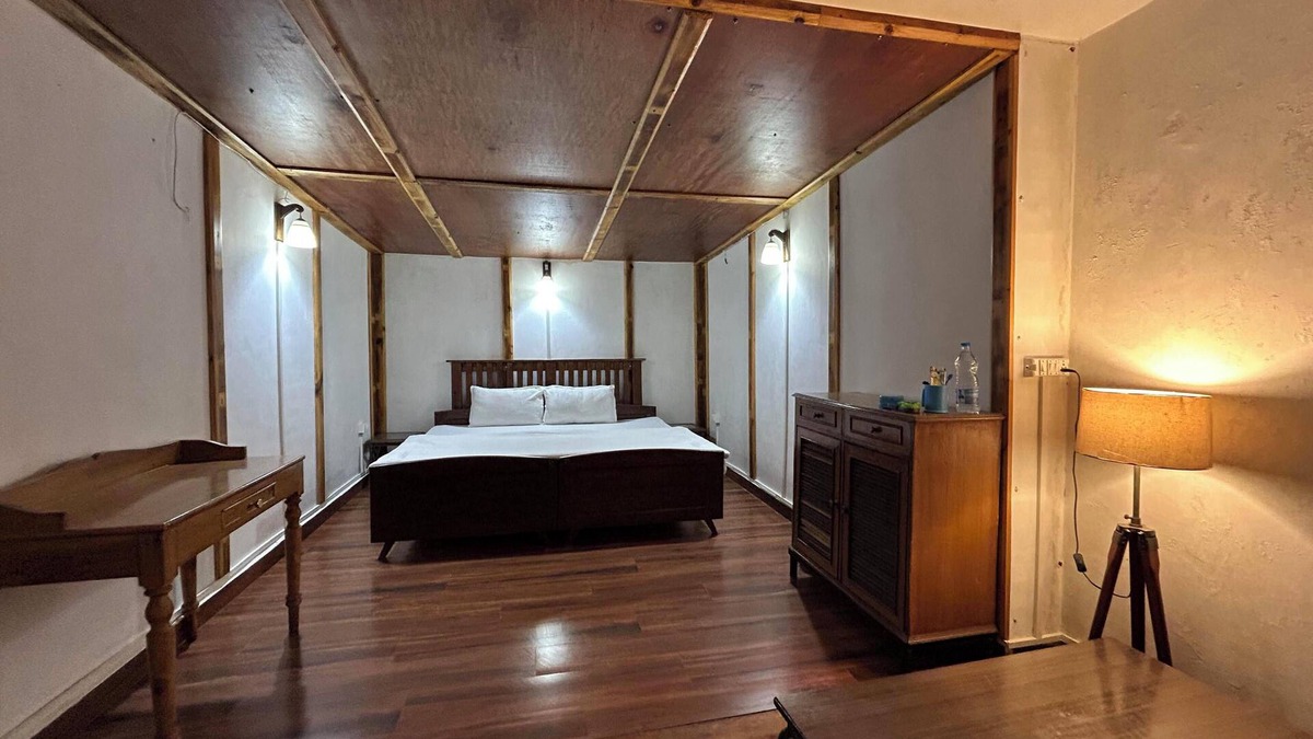 Kaul Hotel | Frozen Woods Resorts