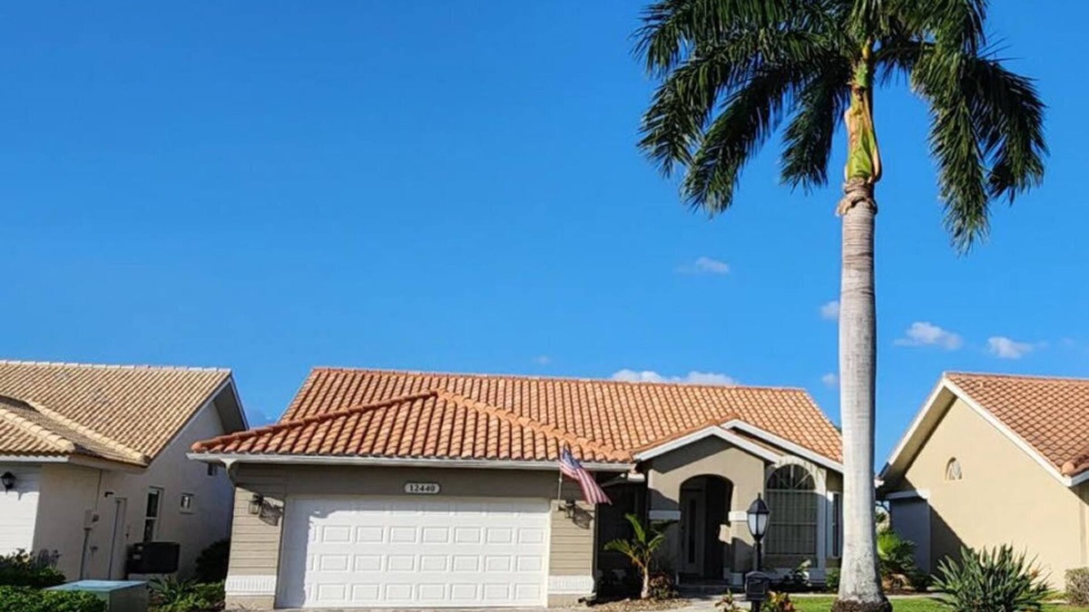 Iona House | Ft Myers: Remodeled 3BR/2BA in great golf and tennis gated community