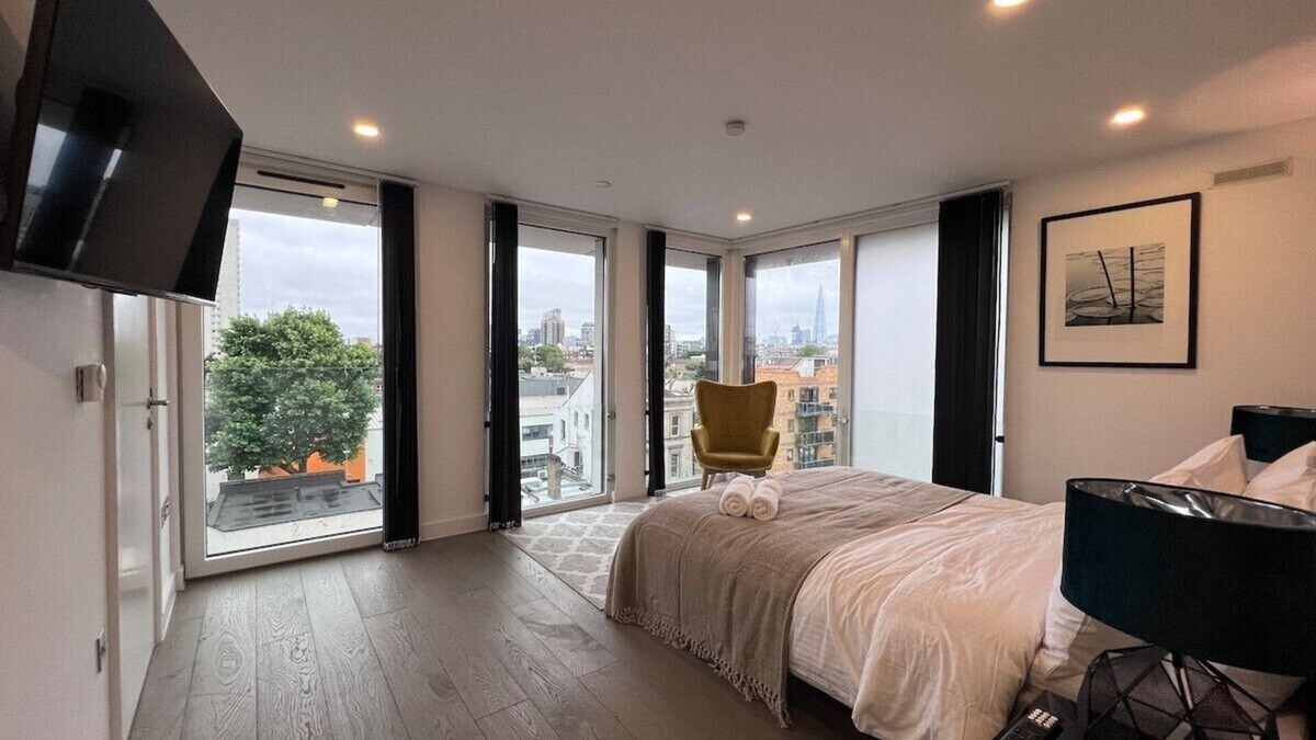 Whitechapel Apartment | FT53 Penthouse Rooms
