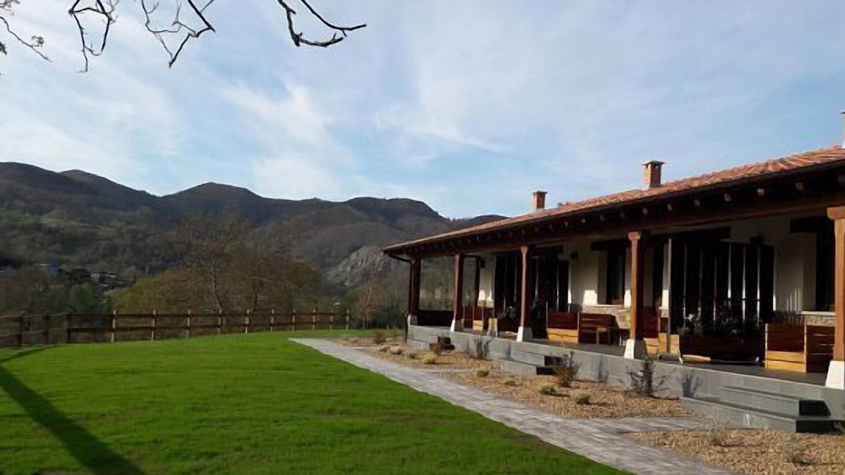 Soto de Cangas Cottage | Fuente El Güeyu apartments for 2 people