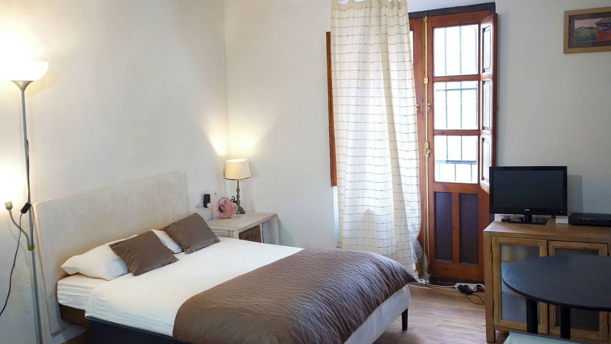 Albaicin Apartment | Full Apartment Downtown - Arco de Elvira