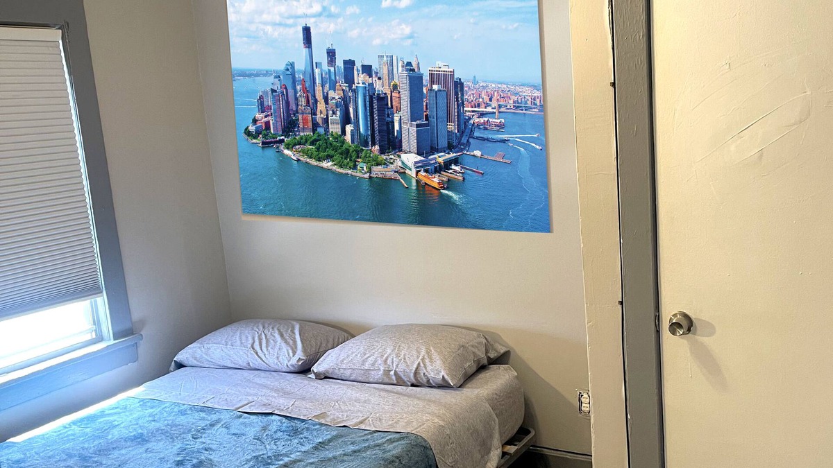 Teaneck Apartment | Full apartment with 3 bedrooms close to NYC.