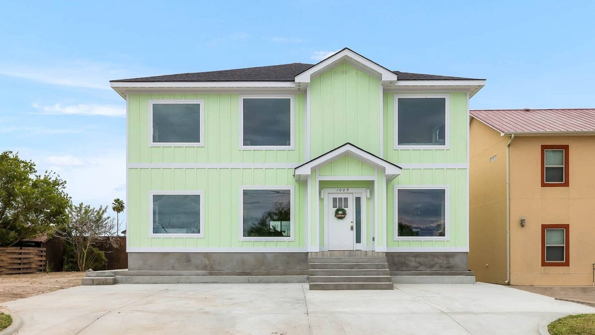 Port Isabel House | Full Beach House - Sleeps up to 12 in private units each with full kitchens!