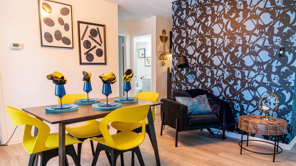 Landmark Condo | Full Condo Free Parking + Self Check-In