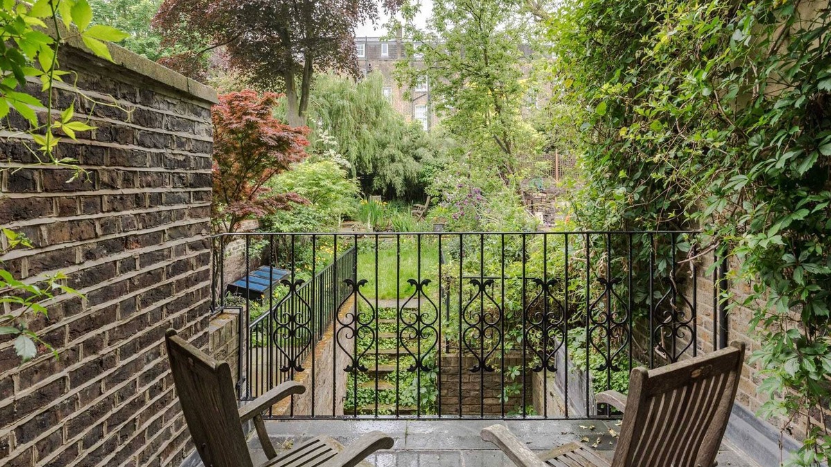 Camden Town with Primrose Hill House | Full House - Camden - by Frankie Says