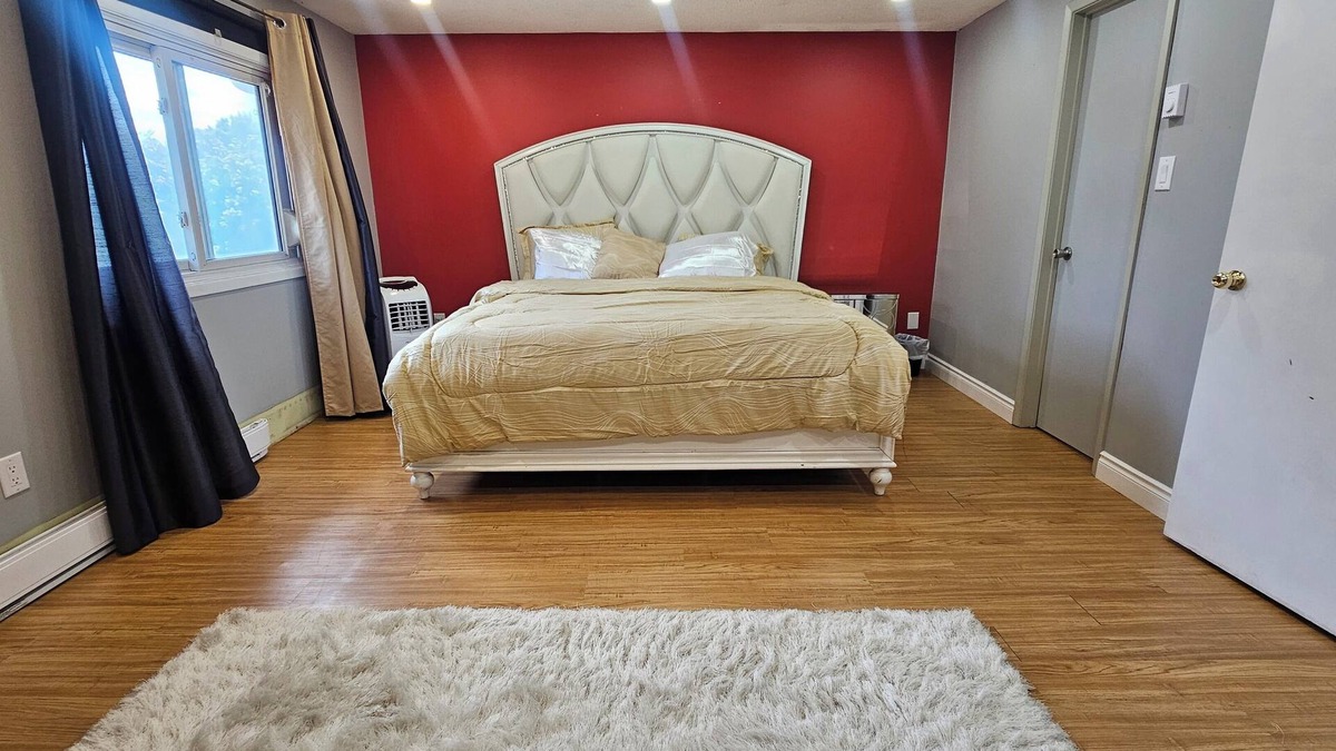 Pickering Hotel | FULL HOUSE! Free Parking! 5 min from GO, Malls, Attractions, Restaurants