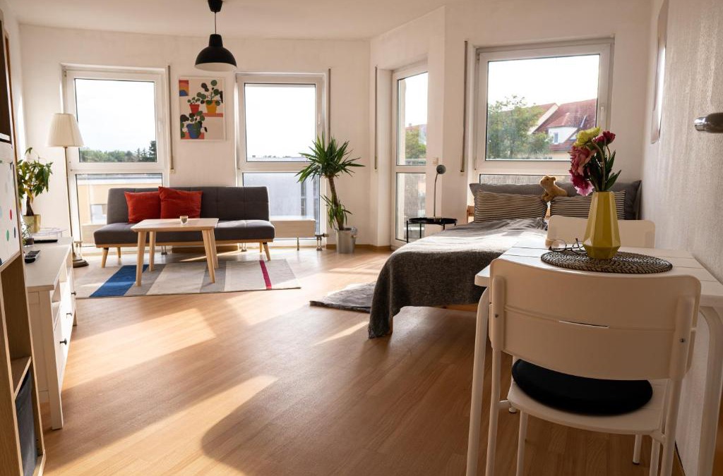 Dessau-Rosslau Apartment | FULL HOUSE Studios - KornhausPremium Apartment - Balkon, WiFi