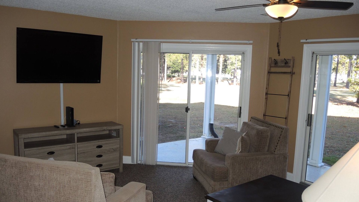 Calabash Villa | Full Kitchen, 2 Bedrooms, 2 Bathrooms, Golf Resort, Lake View, Close to Beach in Calabash, NC(1301)