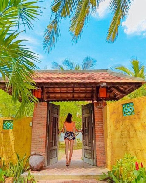 Suoi Nuoc Beach Resort | Full Moon Village Resort