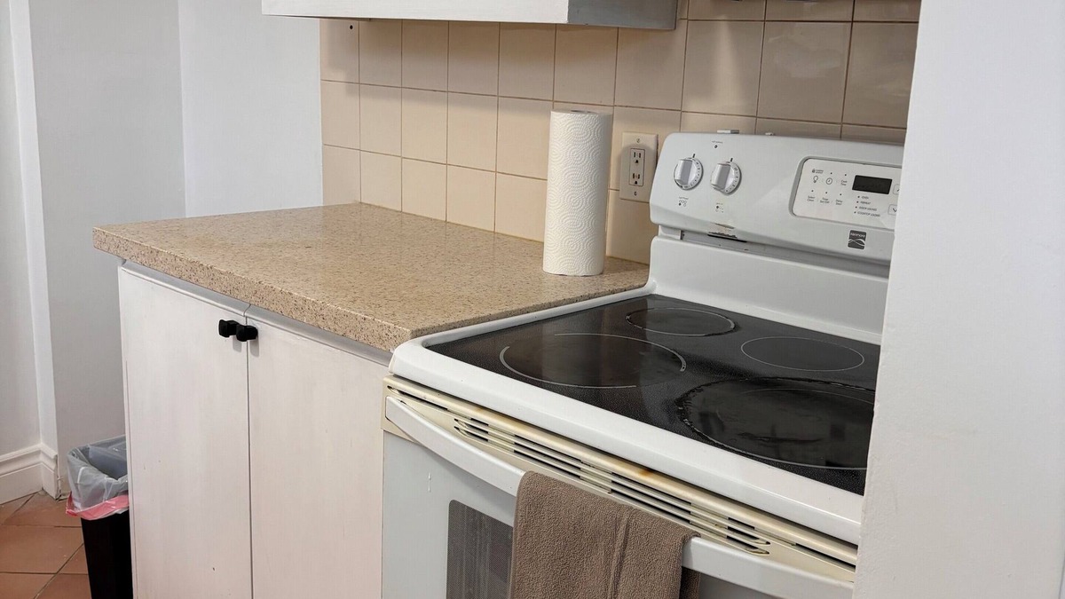 Fallingbrook House | Full Privacy, Free parking, 24/7 check-in possible