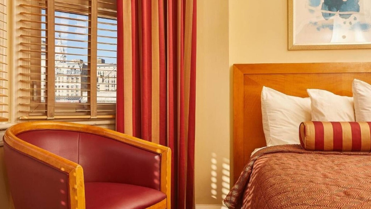Gayborhood Hotel | Full Room Getaway, The Alexander Inn, Cultural Center Proximity