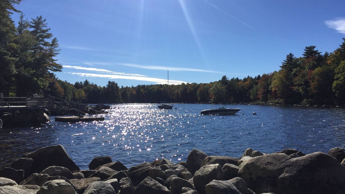 South Casco House | Full Season Beautiful Lakefront Retreat With Year Round Attractions