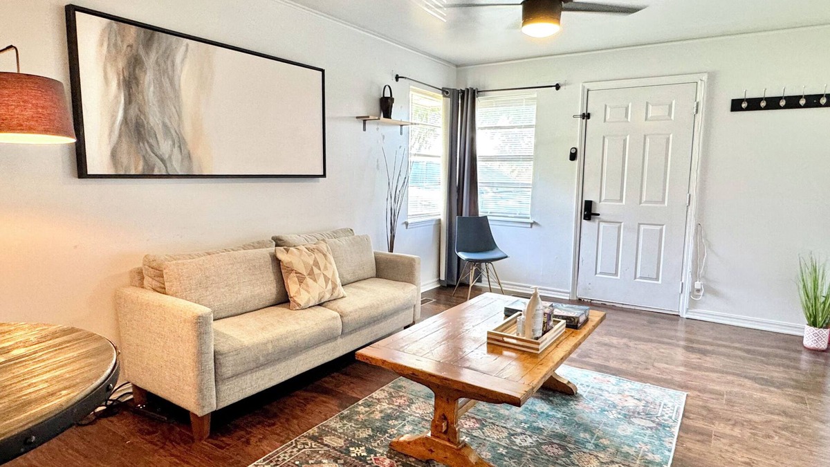 Central Oklahoma City Apartment | Full-Setup Studio | 9 Mins to OKC State Fair | Rainfall Shower & Washer #37A