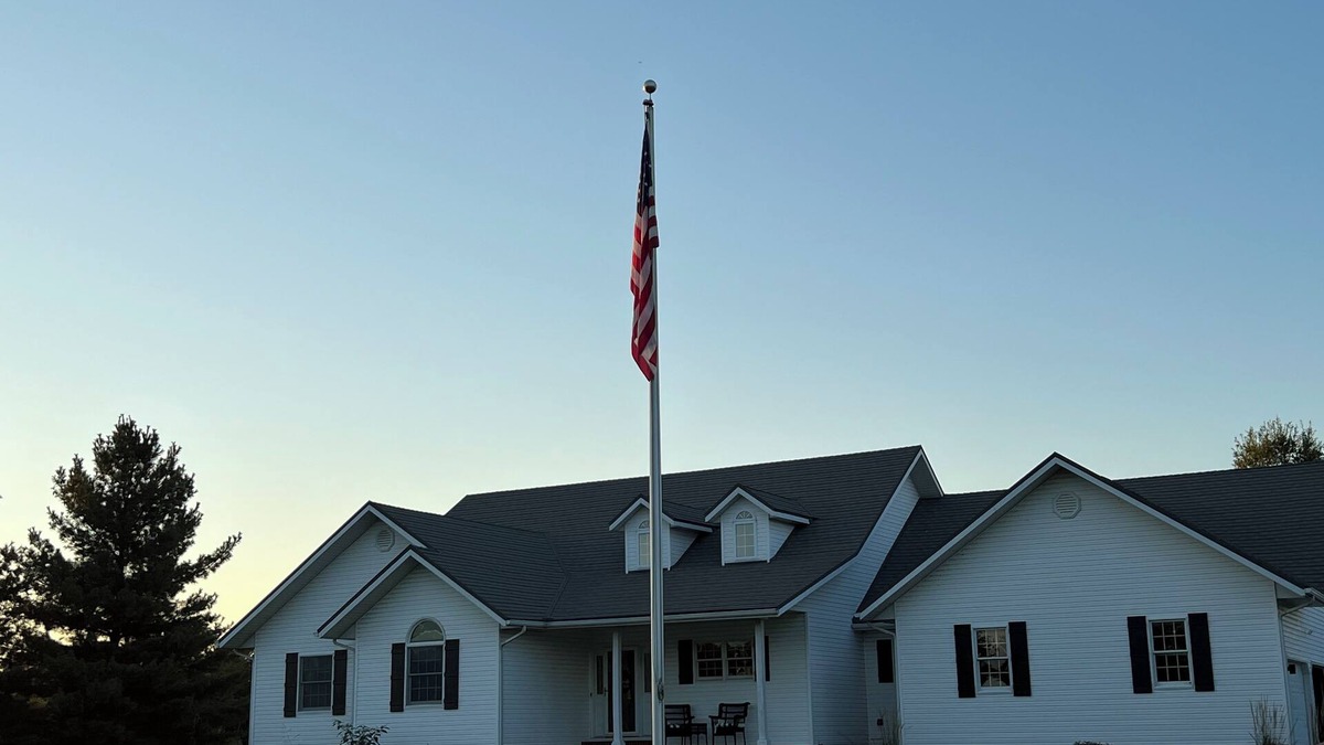 Murphysboro House | Fully custom modern four bedroom home on 13 acres with a stocked pond.